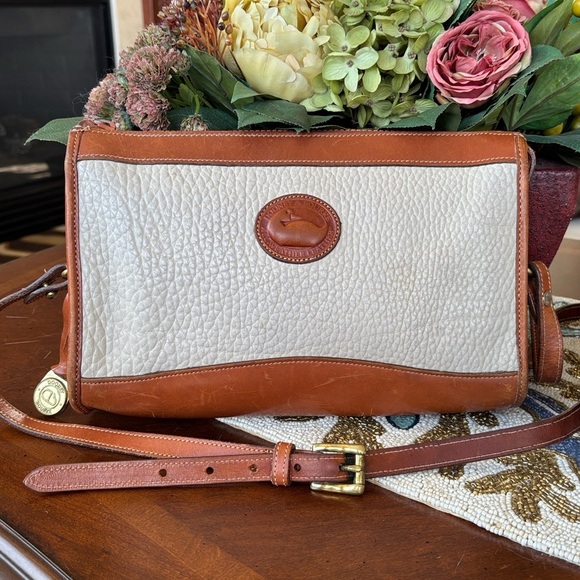 Vintage Dooney & Bourke All-Weather Pebbled Leather Zippered Crossbody Purse 80s - Picture 1 of 16